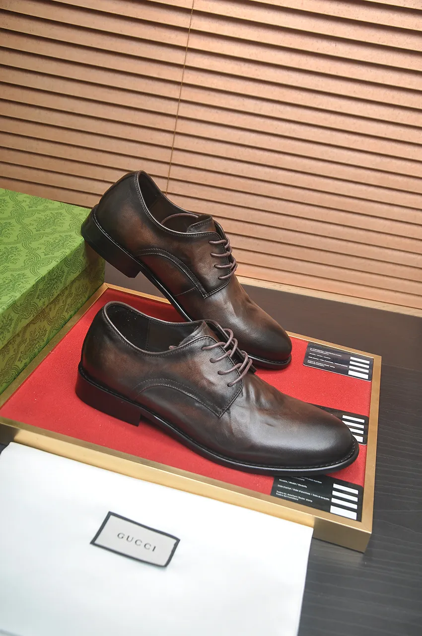 Men's shoes 💰580💶 Brand: GUCCI (Gucci) Standard code: Men's code 38/44 (45 can be customized) Grade: Same as the official website Original quality Material: Original cowhide Water-dyed cowhide lining Original rubber outsole Style category: Men's fashionable casual leather shoes Distinguished big-name luxury elements Top luxury Color: Actual picture